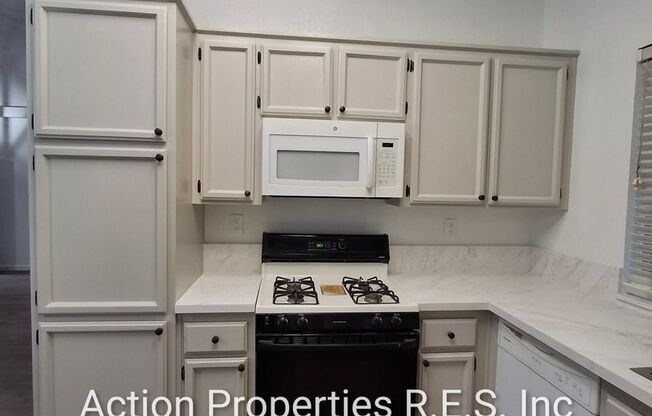 3 beds, 2 baths, $2,495