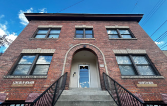 Lincoln Manor Apartments