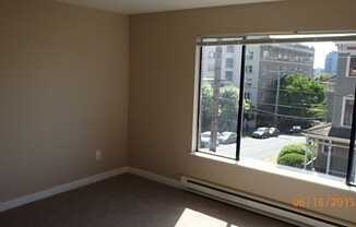 Studio, 1 bath, 400 sqft, $1,300, Unit 12