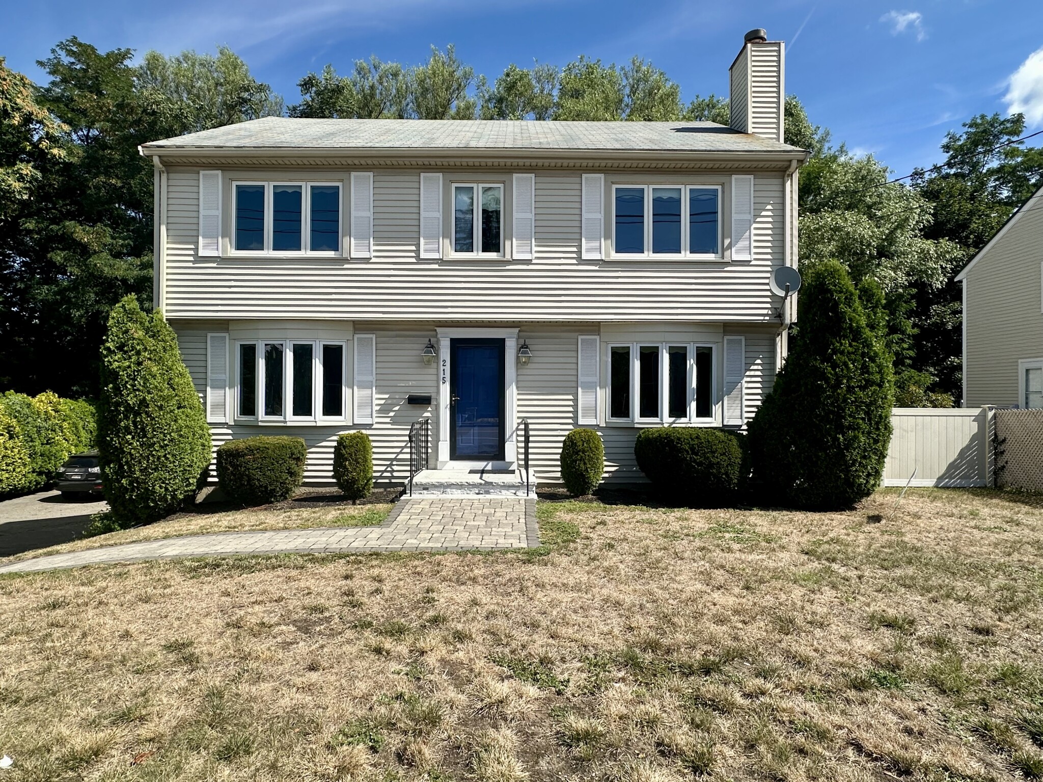215 MAIN ST