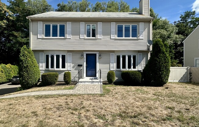 215 MAIN ST