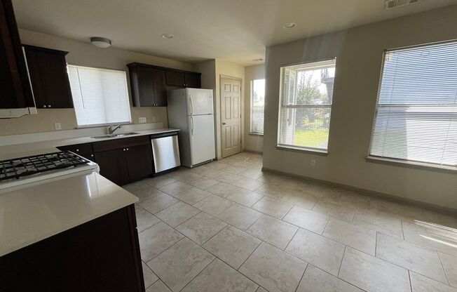 4 Bed House - North of UT Campus