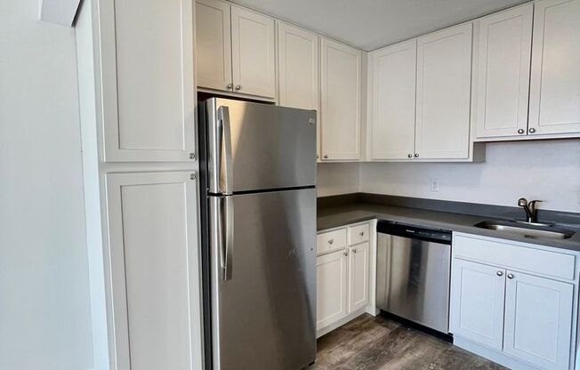 2 beds, 1 bath, $1,295, Unit 302