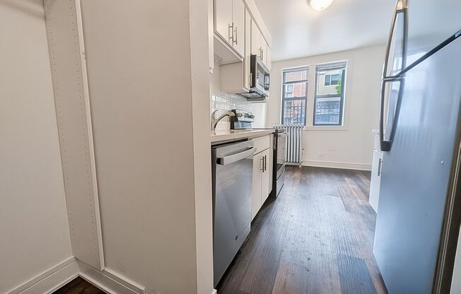Studio, 1 bath, 450 sqft, $1,495, Unit 002