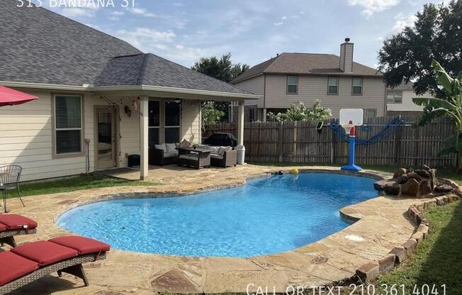 313 BANDANA ST
