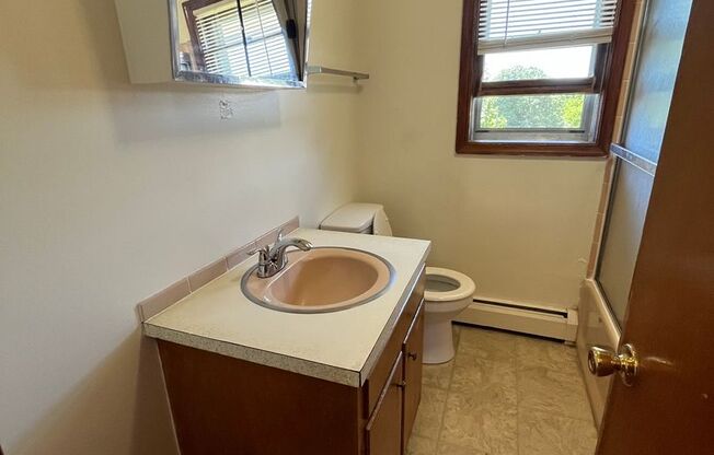 2 beds, 1 bath, 903 sqft, $1,240, Unit G-4