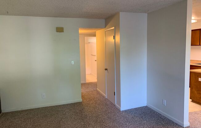 2 beds, 1 bath, $1,150, Unit 3