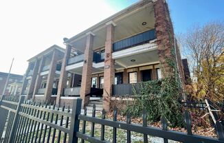 Completely remodeled 2 bedroom apartment near Case Weston Reserve University