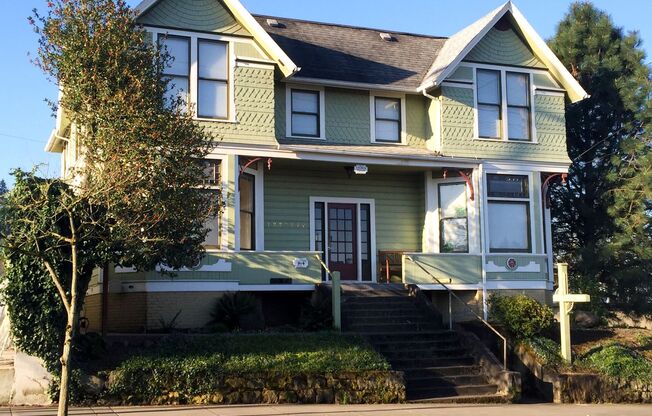 914 7th St.