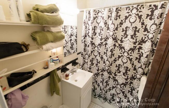 89 STRATHMORE RD