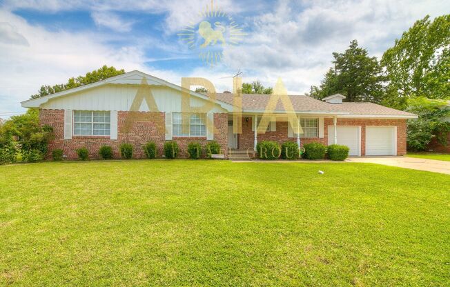 BEAUTIFUL 4 bed/2.5 bath Single Family Home on a Corner Lot in Norman! AVAILABLE NOW!