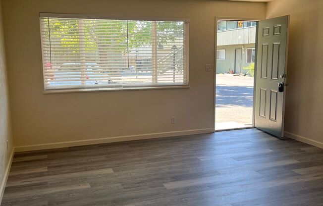 6508-2g - 725 Bennett Ave #1-12