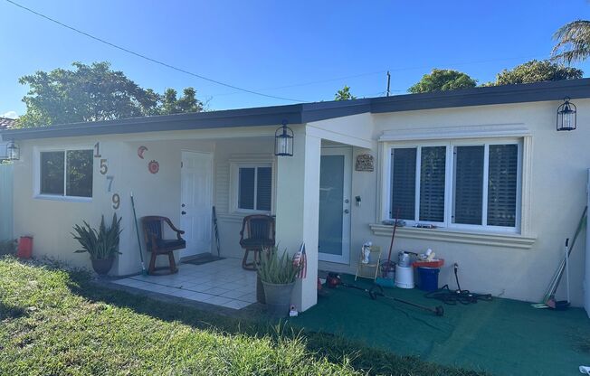 Studio in North Miami Beach Includes Utilities/ Estudio en North Miami Beach Incluye servicios públicos
