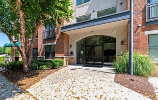 AVAILABLE NOW! $200 off 1st month's rent!! Gorgeous 1 bedroom, 1 bath condo in The Landing at Southpoint!!