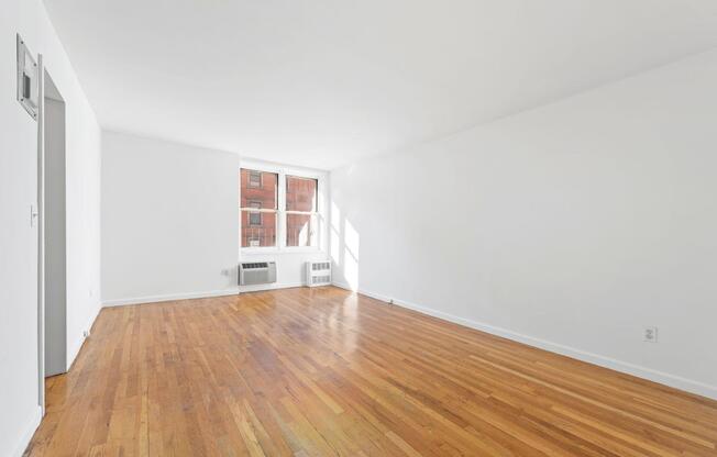 Studio, 1 bath, $2,300, Unit 6B