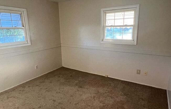 3 beds, 1 bath, $1,100