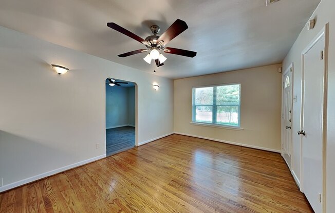 1002 NOBLE AVE