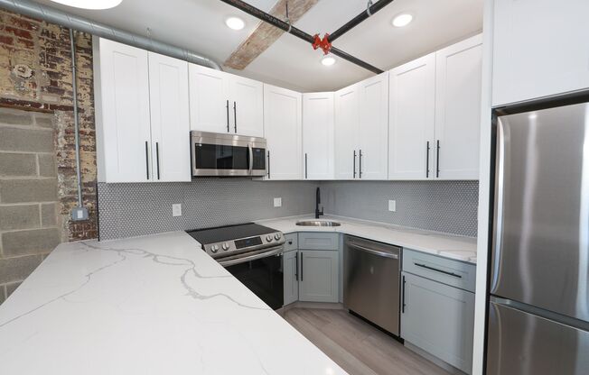 1 bed, 1.5 baths, 1,141 sqft, $2,200, Unit 206