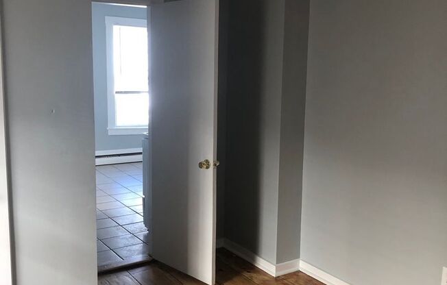 1 bed, 1 bath, $1,300, Unit 32H - 201