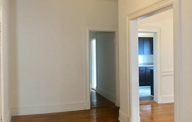 3 beds, 1 bath, 1,225 sqft, $2,299, Unit 1301-43