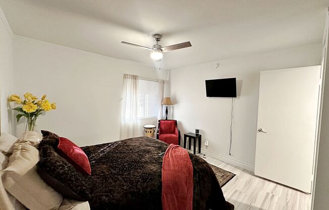 2 beds, 1 bath, $2,240, Unit # 206