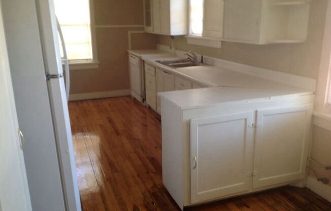 Pre Leasing 3 Bedroom Home