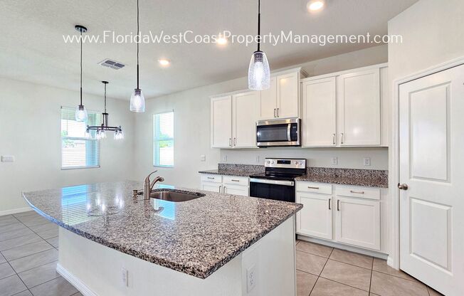 EXCEPTIONAL HOME IN BELLA LAGO PARRISH ! 4 BEDROOM HOME READY FOR YOU!