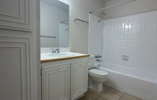 1 bed, 1 bath, 700 sqft, $1,254, Unit OCR-214