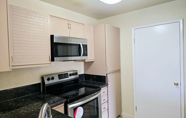 3 beds, 2 baths, $3,099