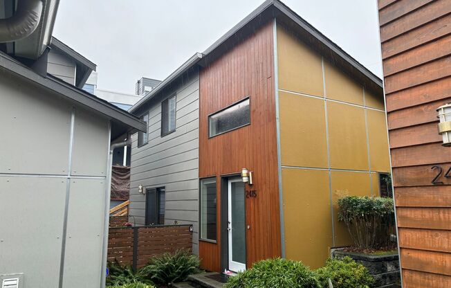 Contemporay Loft in Judkins Park