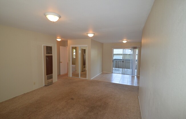 3 beds, 1 bath, $1,680, Unit 1146B