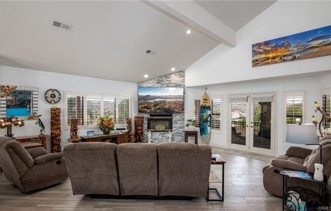 Beautifully upgraded Canyon Lake Home