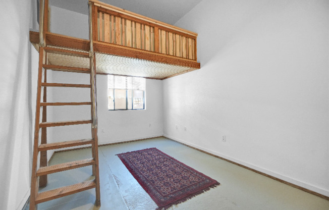 1092 CALCOT PL