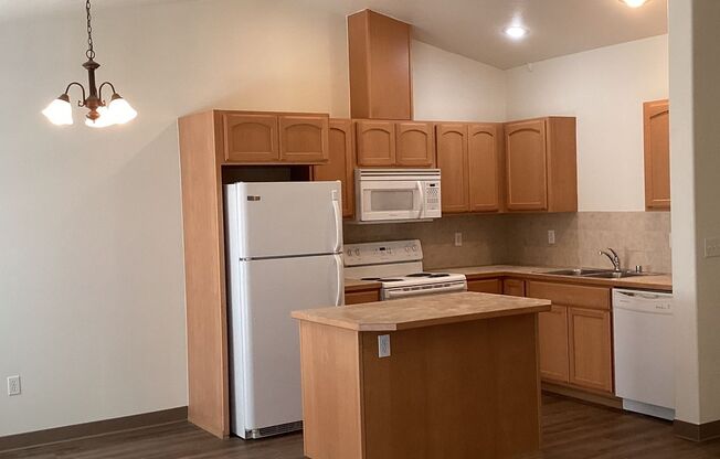 1 bed, 1 bath, 758 sqft, $1,195, Unit 29