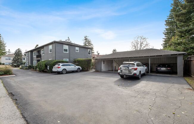 934 OAK LN