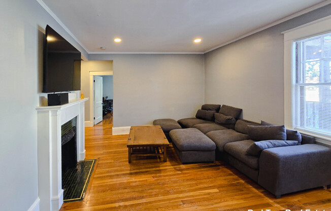 235 CHESTNUT HL AVE