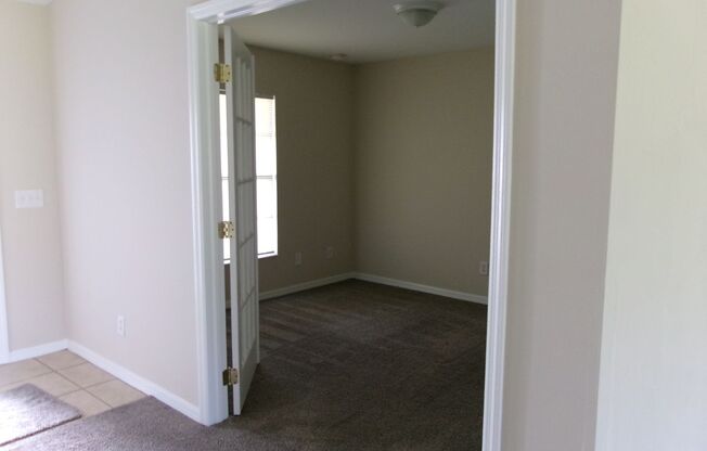 3/2/2 Avail Now in NE Cape near Diplomat/Del Prado