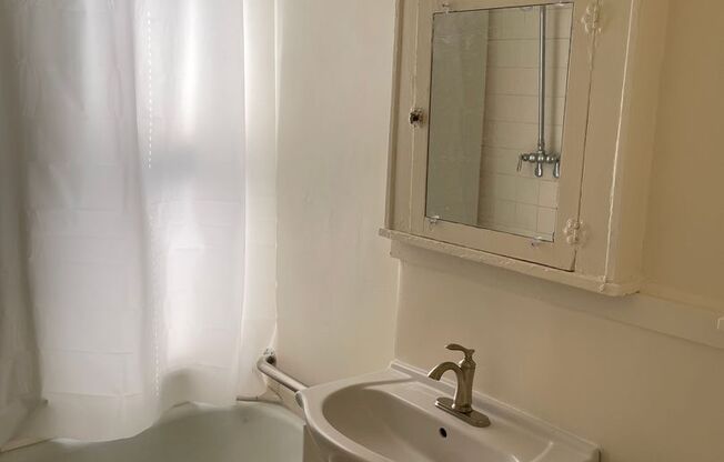 1 bed, 1 bath, 625 sqft, $969, Unit 105