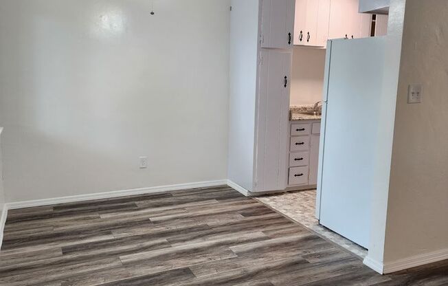 2 beds, 1 bath, $2,100, Unit 4452A