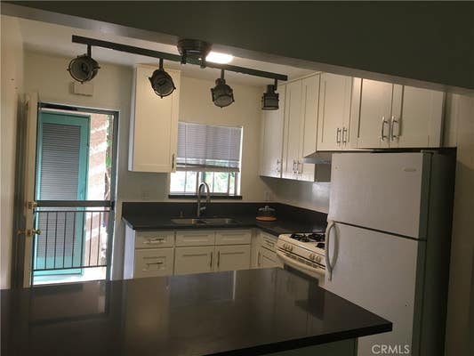 4933 CAHUENGA BLVD