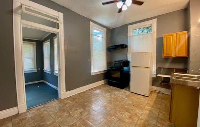 1 bed, 1 bath, 825 sqft, $720