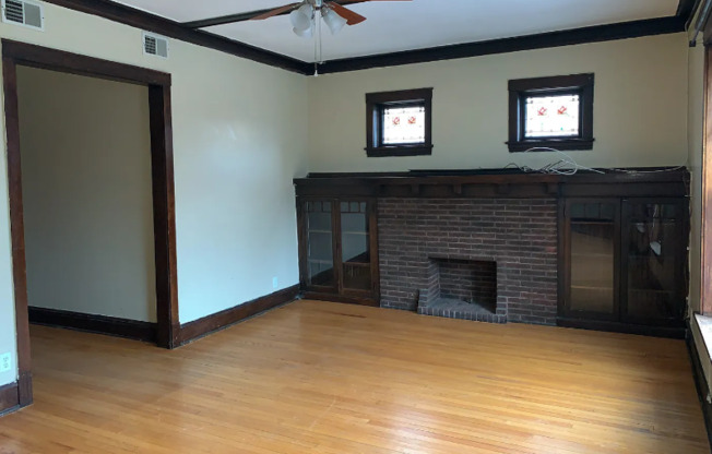 4130 N ASHLAND AVE