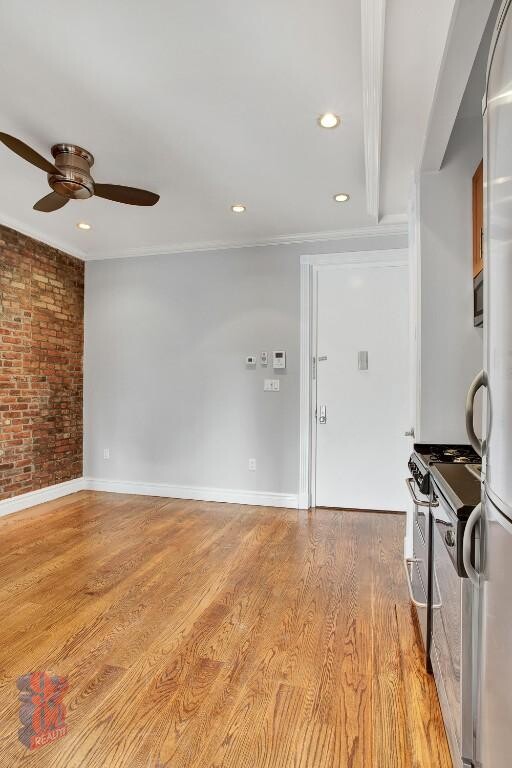 47 E 1st St