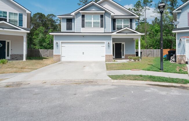 Spacious 4 Bed, 4 Bath Home in HOA Community