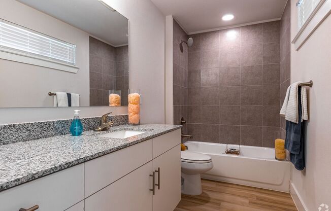 2 beds, 1 bath, 944 sqft, $1,449, Unit 333