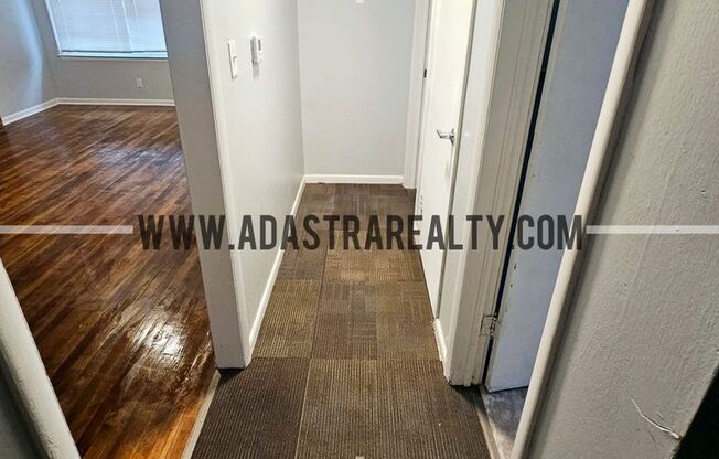 2 beds, 1 bath, $895