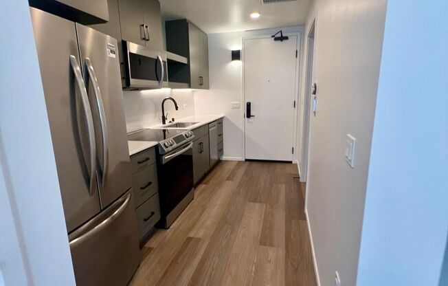 Studio, 1 bath, 406 sqft, $2,195, Unit 714
