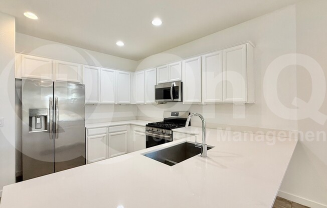 2633 W HIDALGO AVE