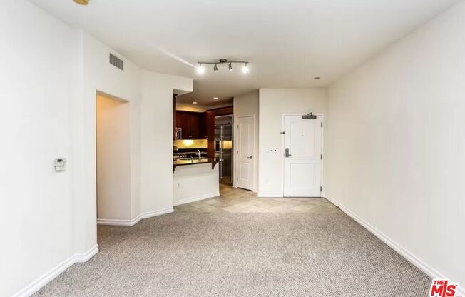 1 bed, 1 bath, 700 sqft, $2,950, Unit 604