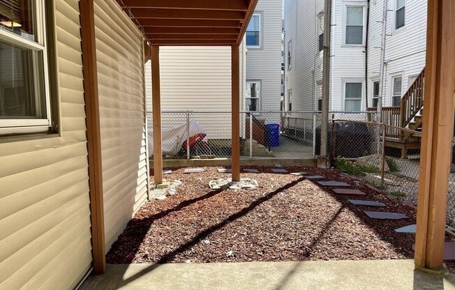 1 bed, 5.5 baths, 750 sqft, $2,100, Unit 1